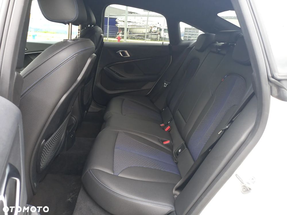 BMW Seria 2 218i M Sport - 13
