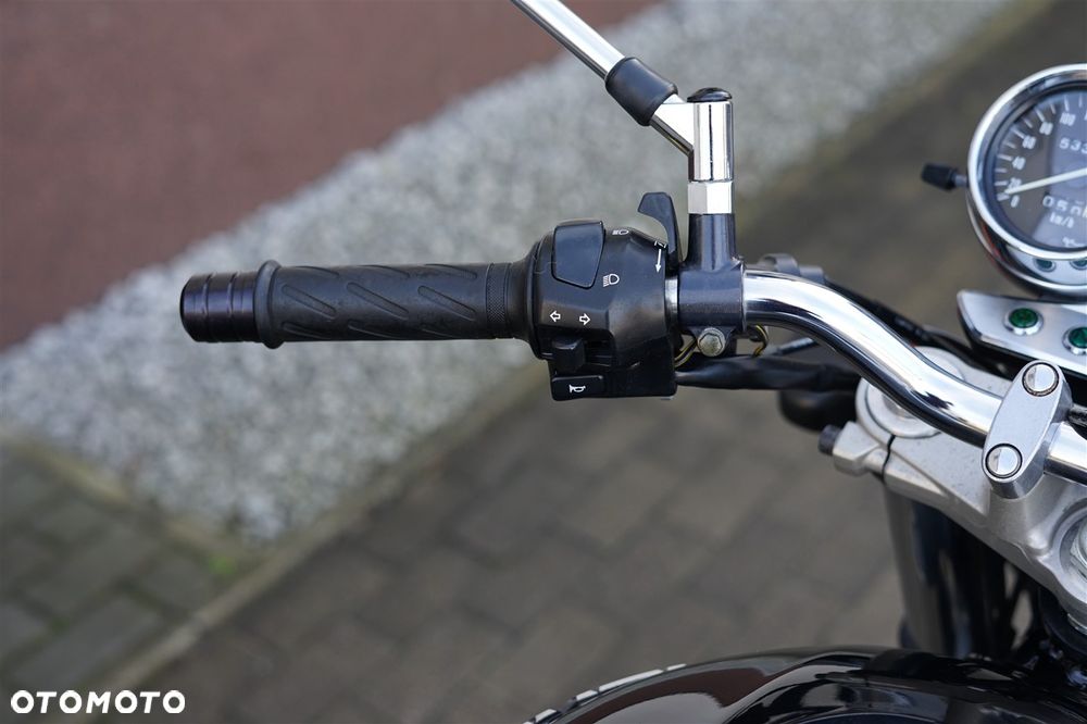 Suzuki GSX - 19