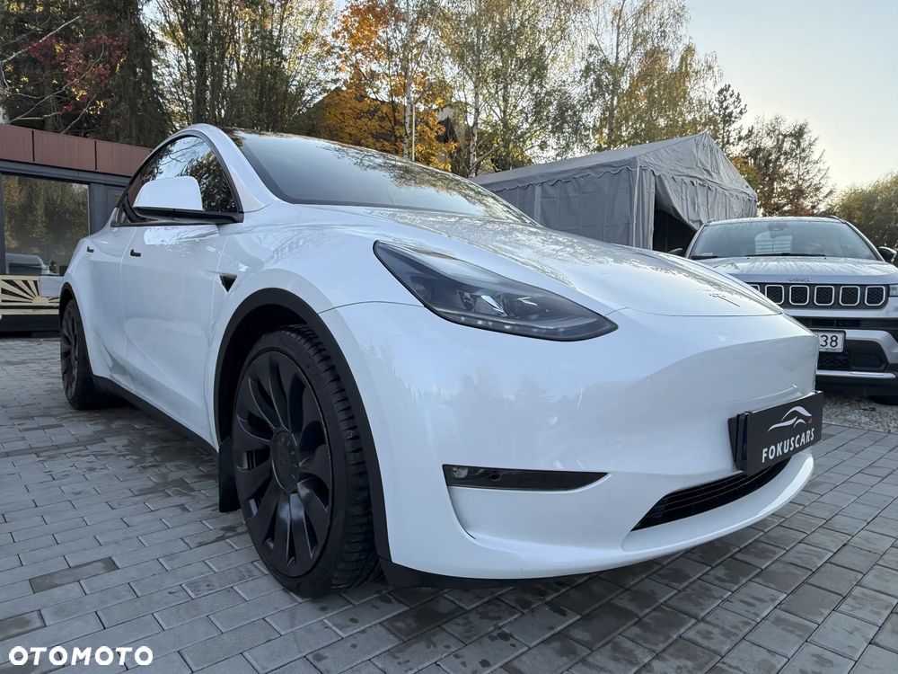 Tesla Model Y Performance AWD - 3
