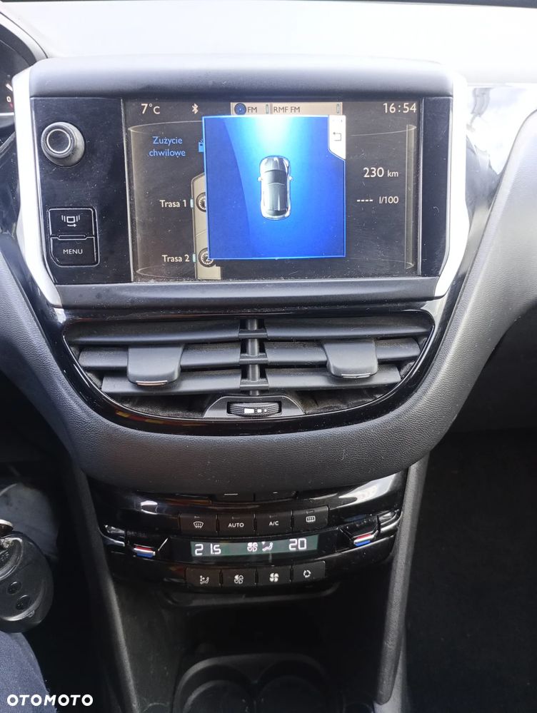 Peugeot 208 1.2 VTi Allure - 12