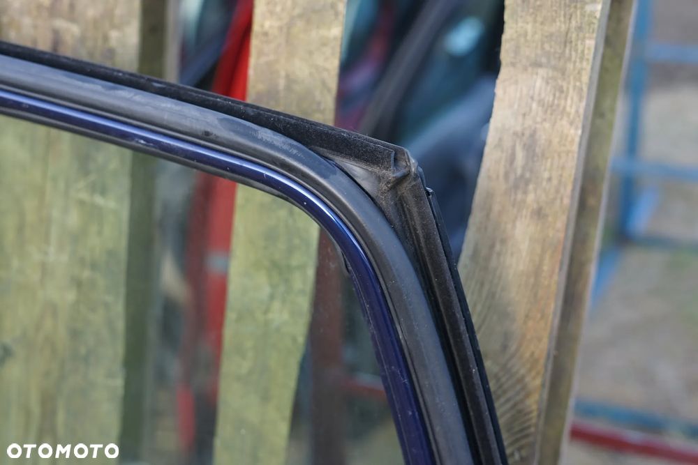 Drzwi tył tylne prawe VW Polo IV 9N 5d LB5N - 12