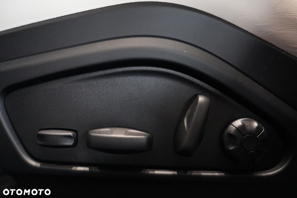 Porsche Panamera 4 - 17