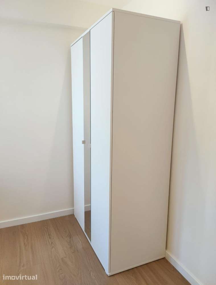Quarto - localizado em Amadora Lisbon - Grande imagem: 3/18