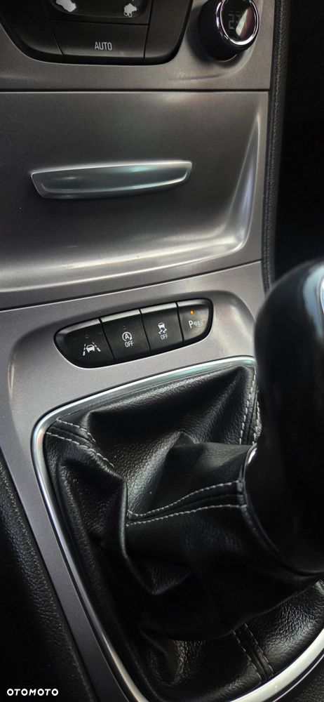 Opel Astra 1.6 D Start/Stop Dynamic - 29