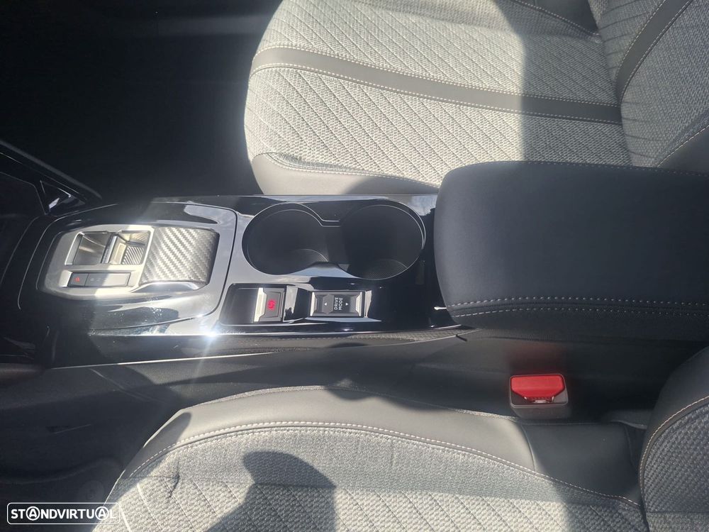 Peugeot 2008 1.2 Hybrid Allure e-DCS6 - 17