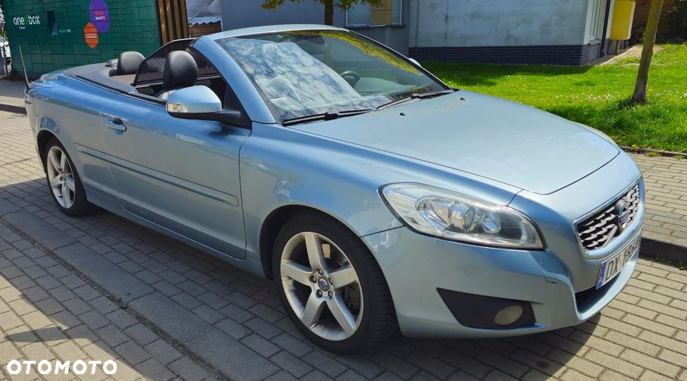 Volvo C70 D3 Momentum - 4