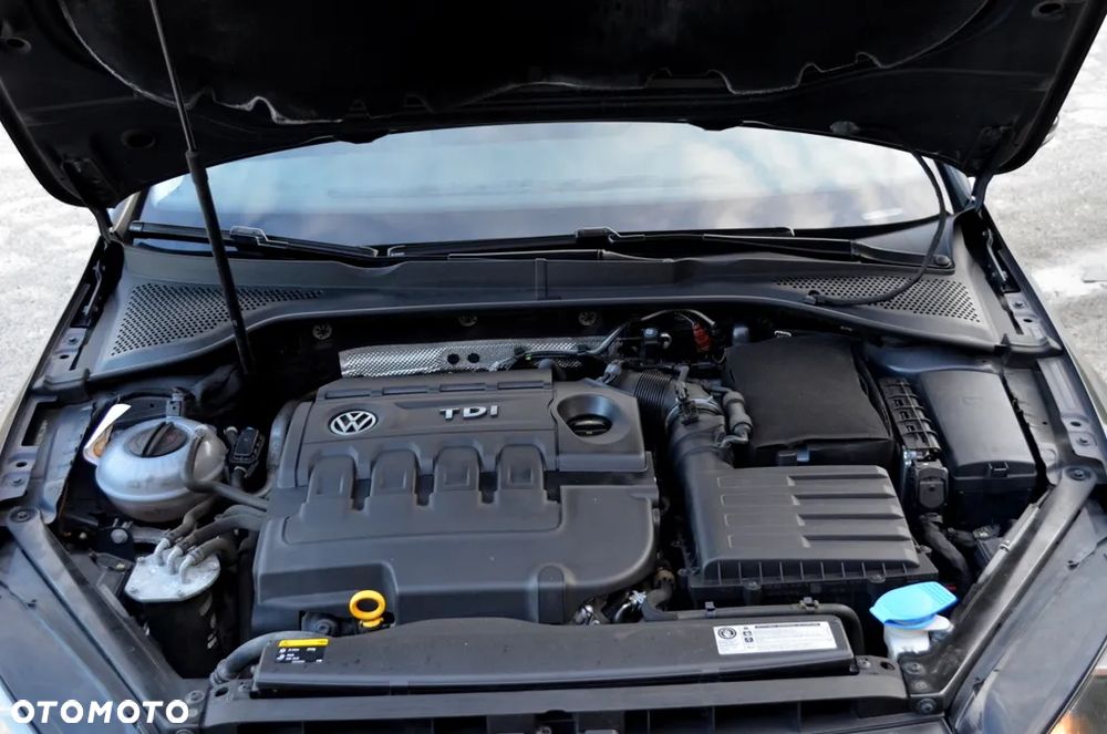 Volkswagen Golf 2.0 TDI BlueMotion Technology DSG Lounge - 28