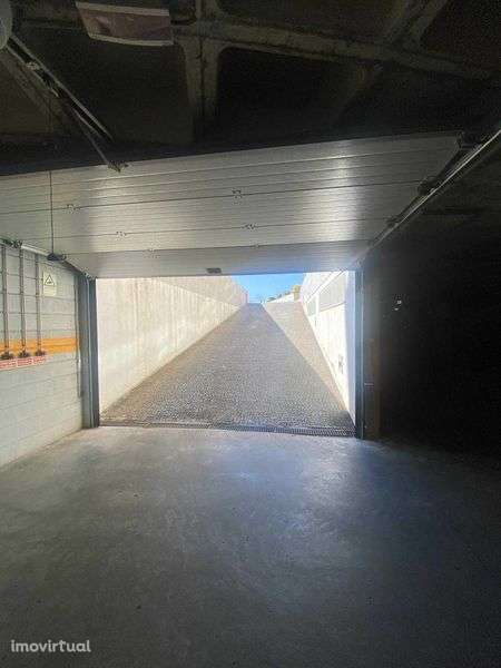 Arrenda-se 1 Lugar de Garagem – Bessa, Porto - Grande imagem: 3/11