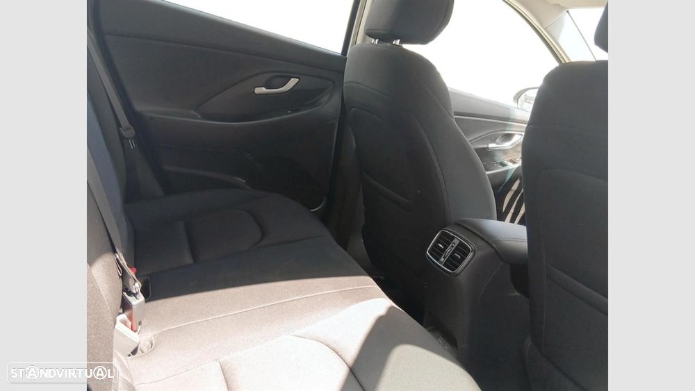 Hyundai i30 1.0 T-GDI Style Plus — fotografia 15