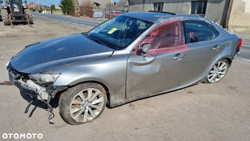 Lexus IS 300h Elegance - 6