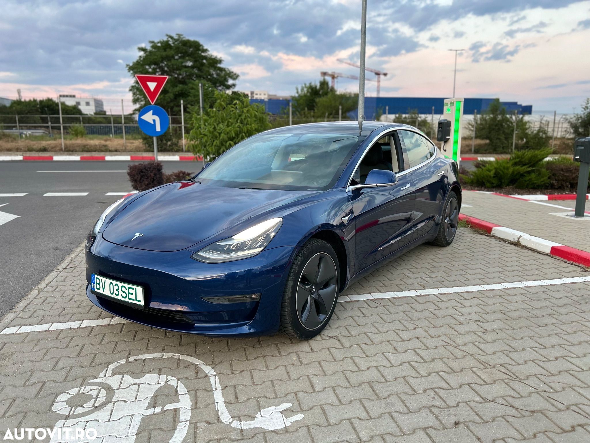 Tesla Model 3 - 1