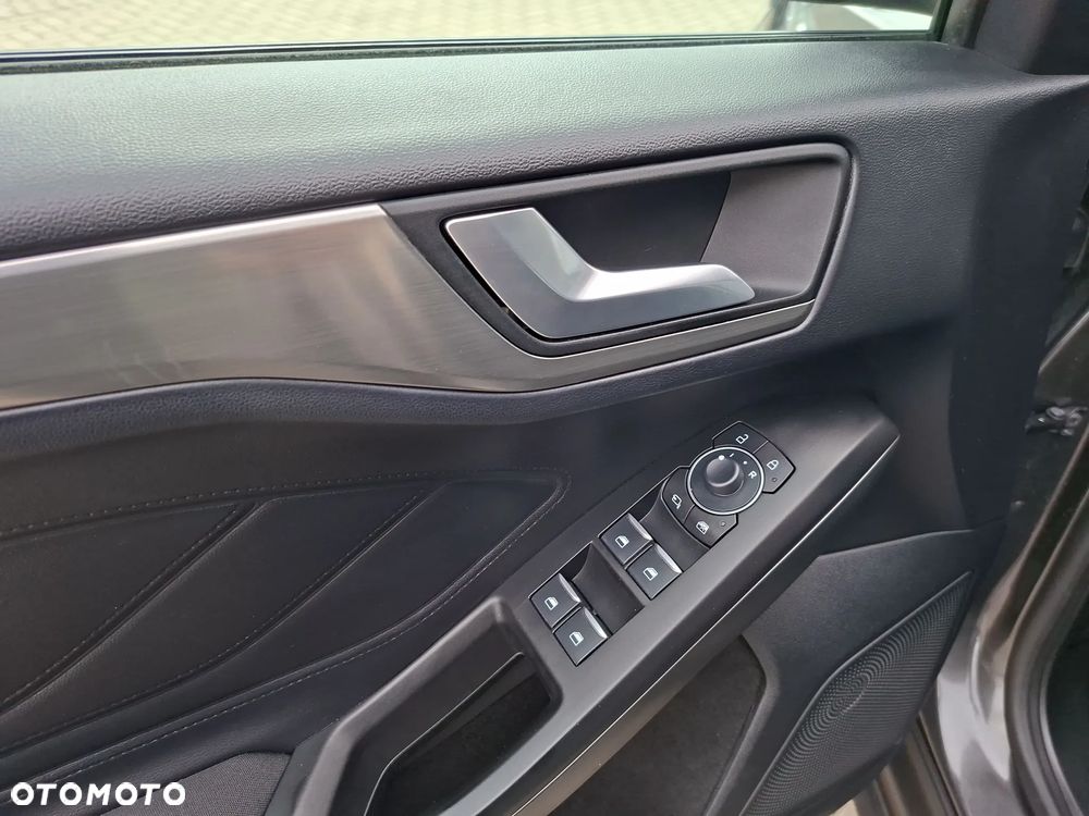Ford Focus 1.0 EcoBoost Titanium - 16