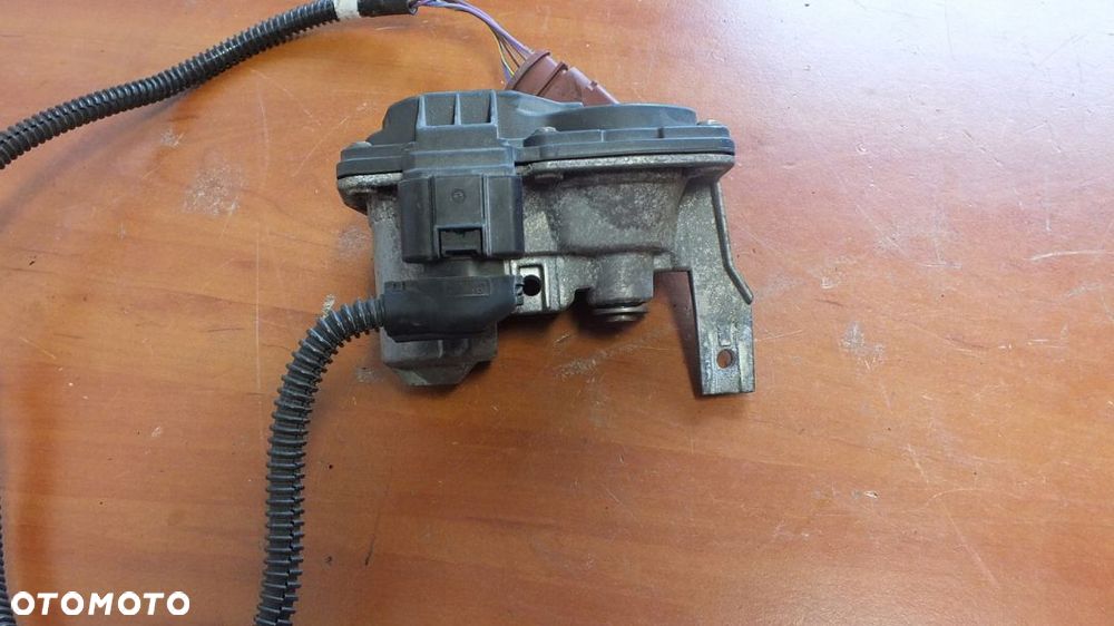 PRZEPUSTNICA WYDECHU GOLF VII 1.6 TDI 5Q0253691M - 3