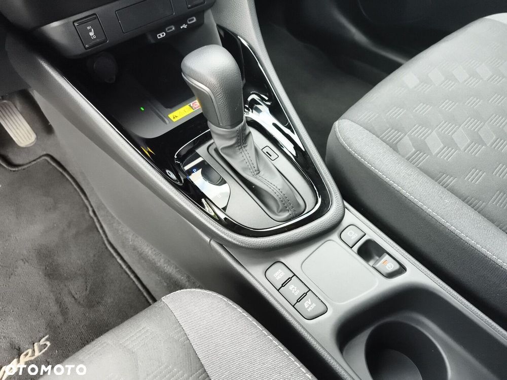 Toyota Yaris Hybrid 1.5 Style - 17
