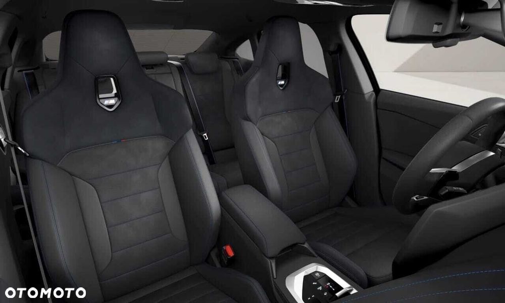 BMW Seria 2 220d mHEV - 12