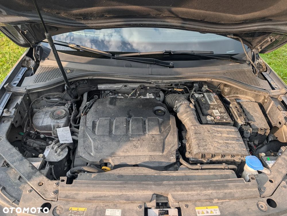 Volkswagen Tiguan 2.0 TDI SCR 4MotION DSG R-Line - 28