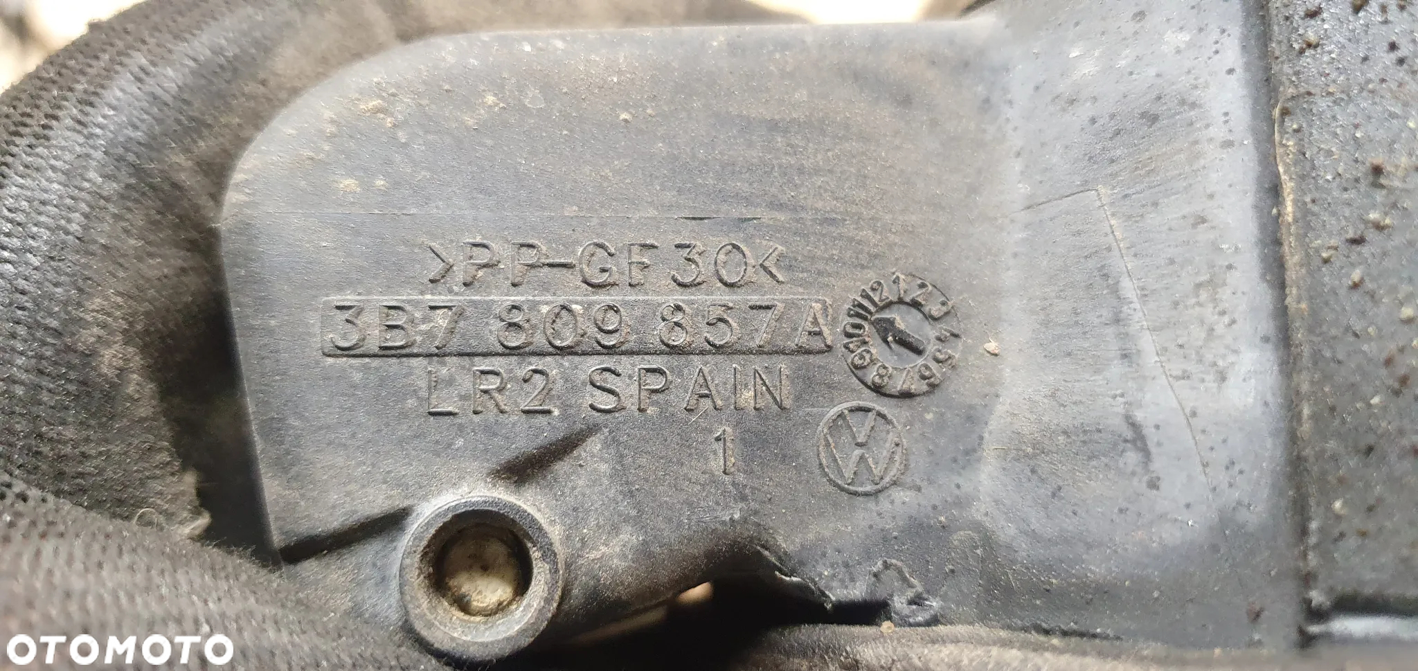 Klapka wlewu paliwa wlew Skoda Superb LF9R 3B7809857A - 6
