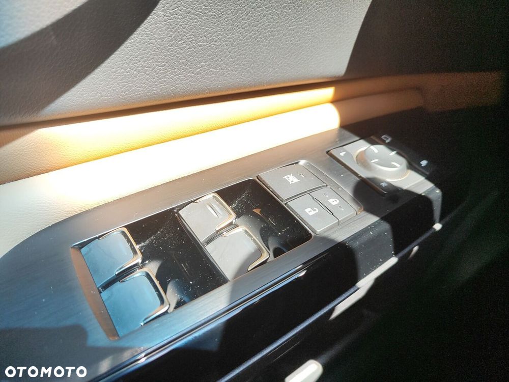 Lexus ES 300h Business Edition - 21