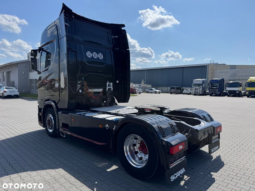 Scania S 590 V8 BOGATA WERSJA 6 PODUSZEK - 8