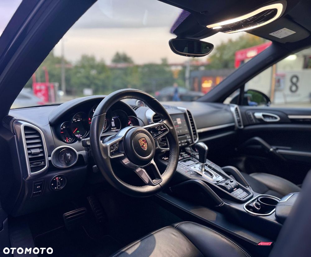 Porsche Cayenne Platinum Edition - 19