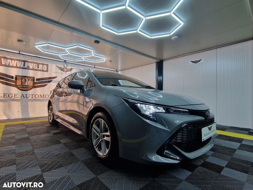 Toyota Corolla 1.8 Hybrid Business Edition - 3