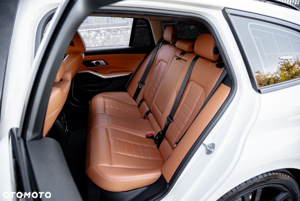 BMW Seria 3 330d xDrive M Sport - 20