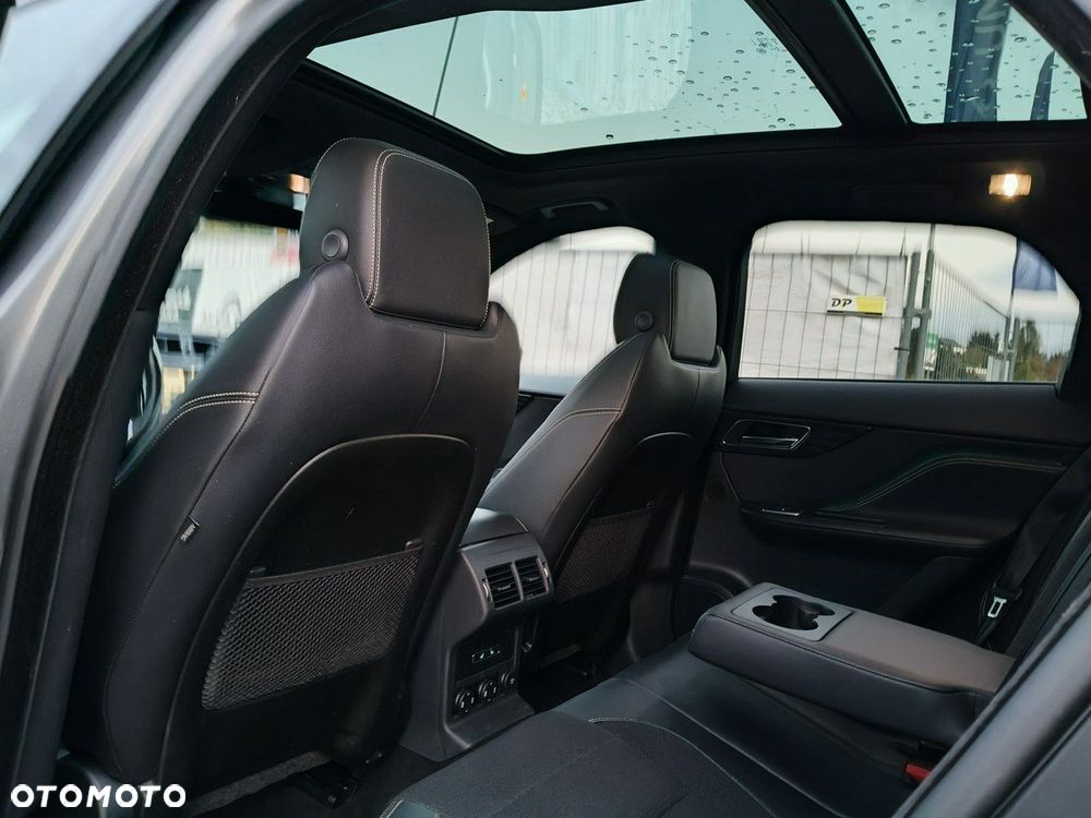 Jaguar F-Pace - 12