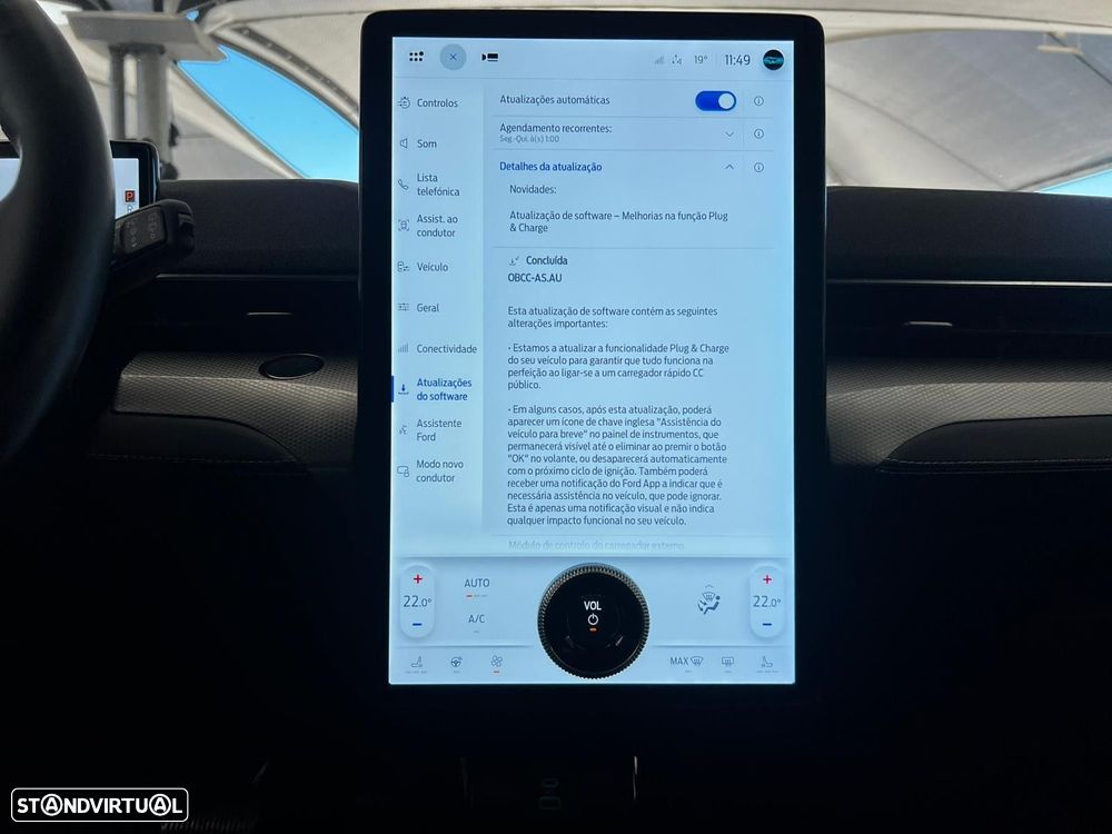 Ford Mustang Mach-E 75.7 kWh Premium AWD - 36