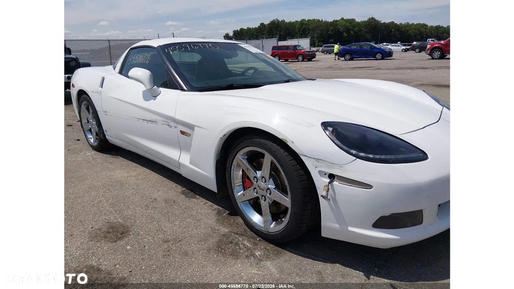 Chevrolet Corvette - 12