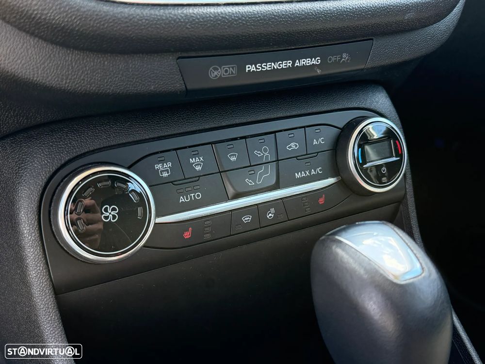 Ford Fiesta 1.0 EcoBoost Powershift Titanium - 12