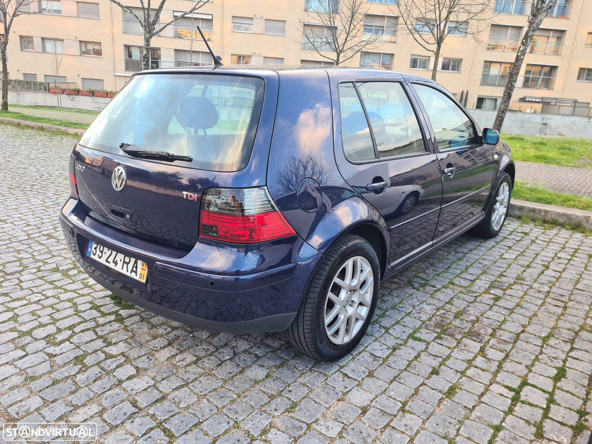 VW Golf 1.9 TDi Highline - 2