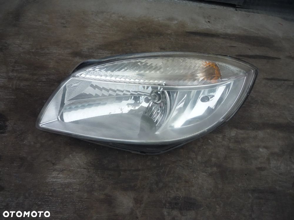 SKODA FABIA II LAMPA PRZEDNIA LEWA LUB PRAWA - 7