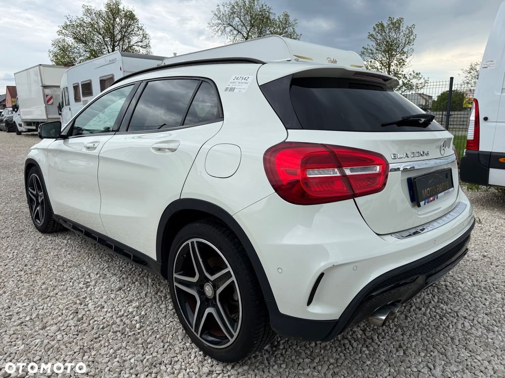 Mercedes-Benz GLA - 31