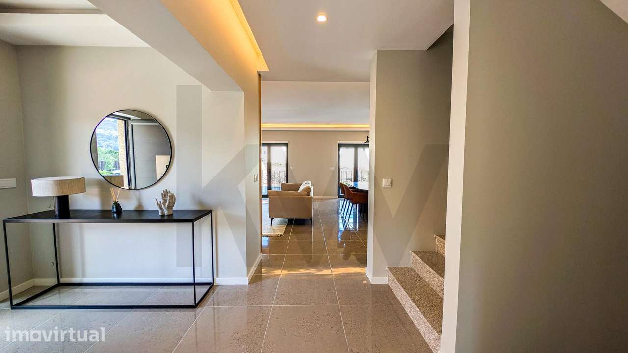 Moradia nova T4+2 Mobilada com Vista Montanha em Lordelo – Vila Real - Grande imagem: 3/60