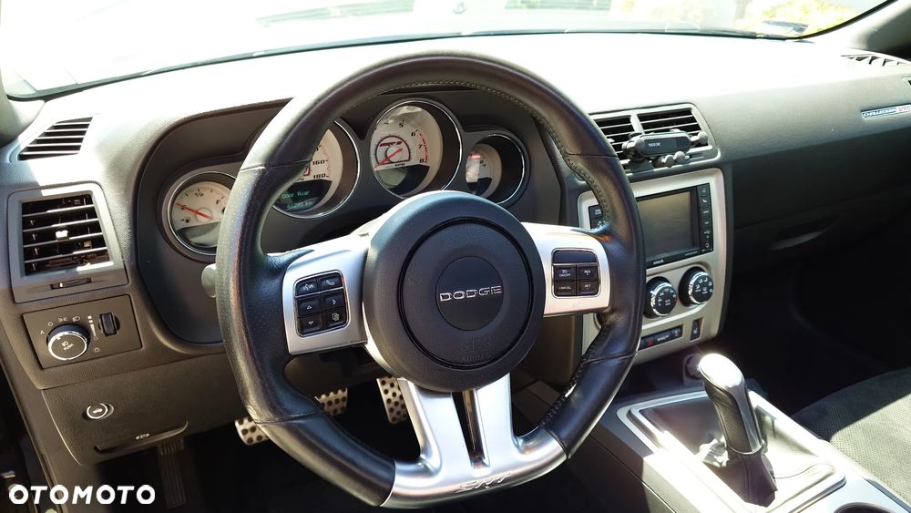 Dodge Challenger - 16