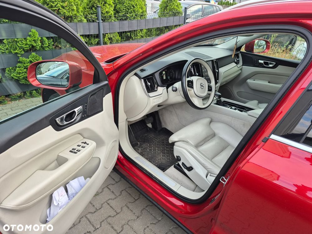 Volvo XC 60 T5 GPF AWD Inscription - 34