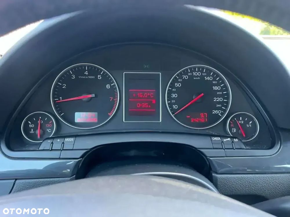 Audi A4 Limousine - 12