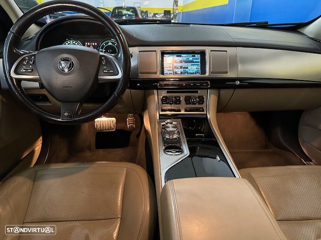 Jaguar XF 3.0 D V6 S Portfolio - 9