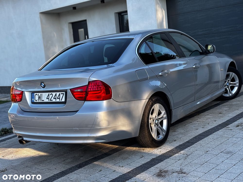 BMW Seria 3 320i - 1