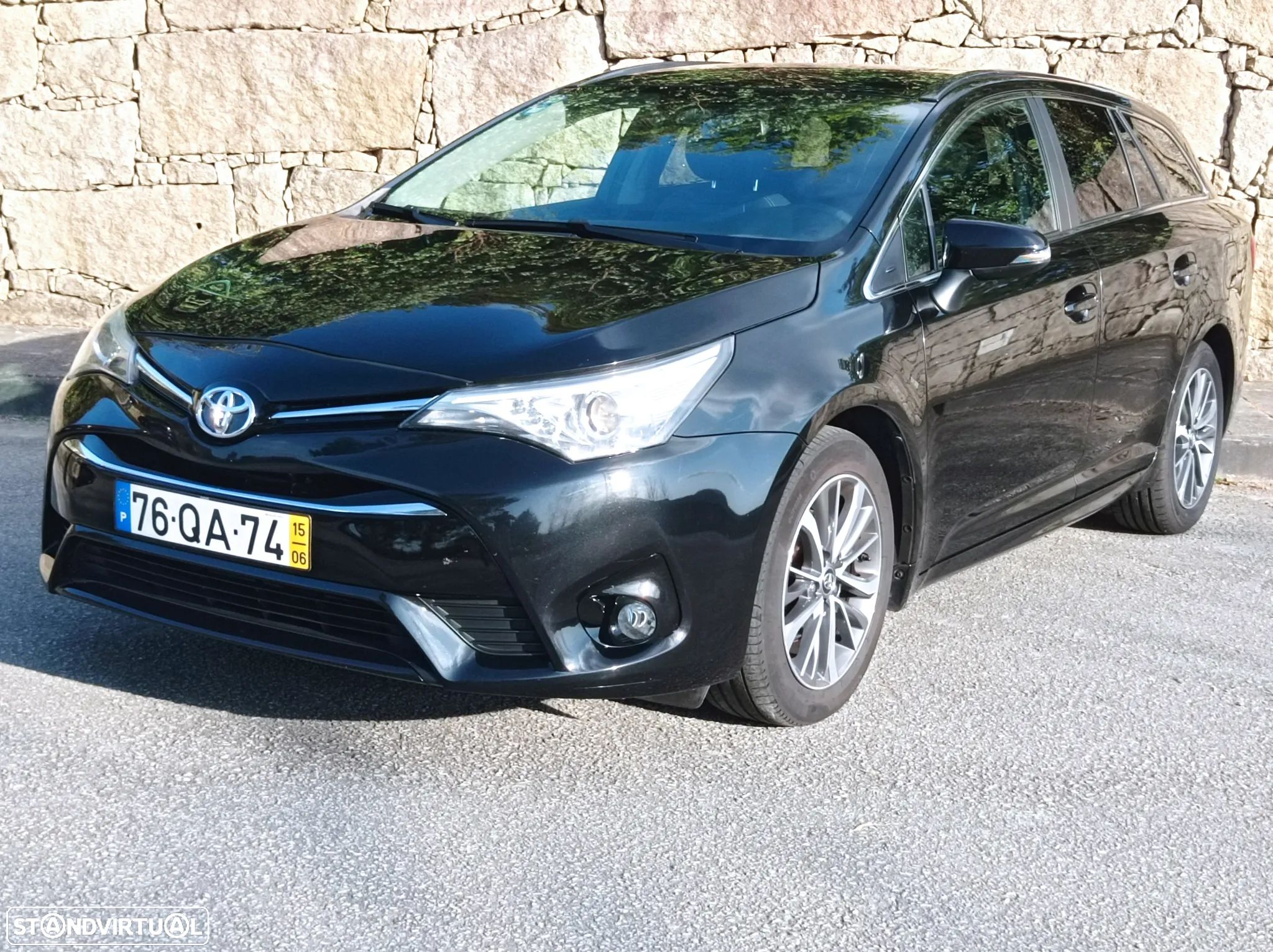 Toyota Avensis Touring Sports 1.6 D-4D Luxury+GPS - 1