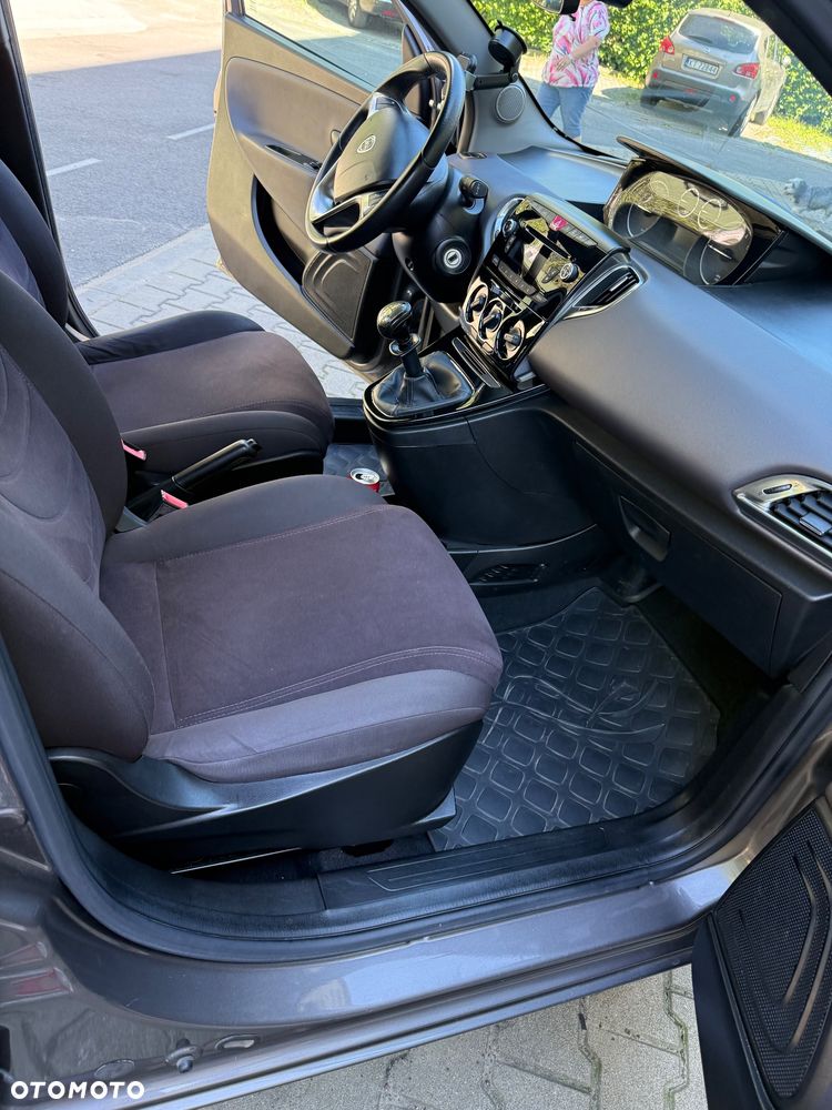 Lancia Ypsilon 1.2 8V Silver S&S - 23