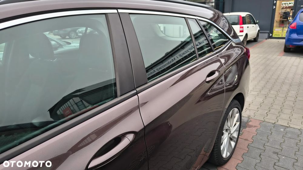 Opel Astra V 1.4 T Elite S&S - 30