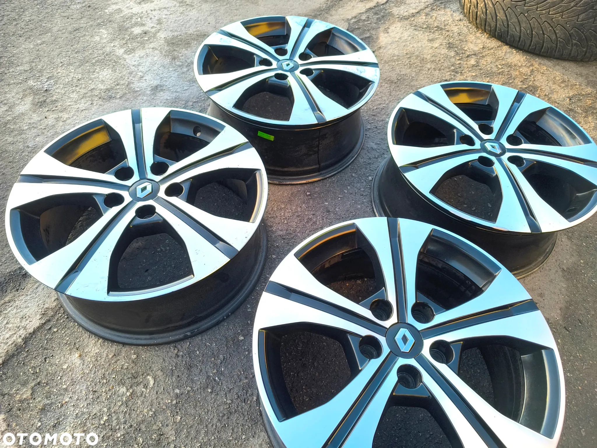 5x114,3 Felgi Aluminiowe Alufelgi 17 Koła RENAULT KAPTUR FLUENCE GRAND SCENIC MEGANE III 3 LATITUDE LAGUNA TRAFIC III 3 DACIA DUSTER NISSAN JUKE PRIMERA P12 NV300 Legnica ALU-RAD - 4