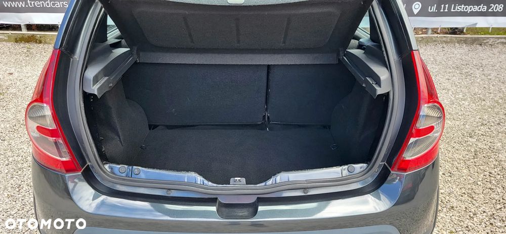 Dacia Sandero Stepway 1.6 - 23