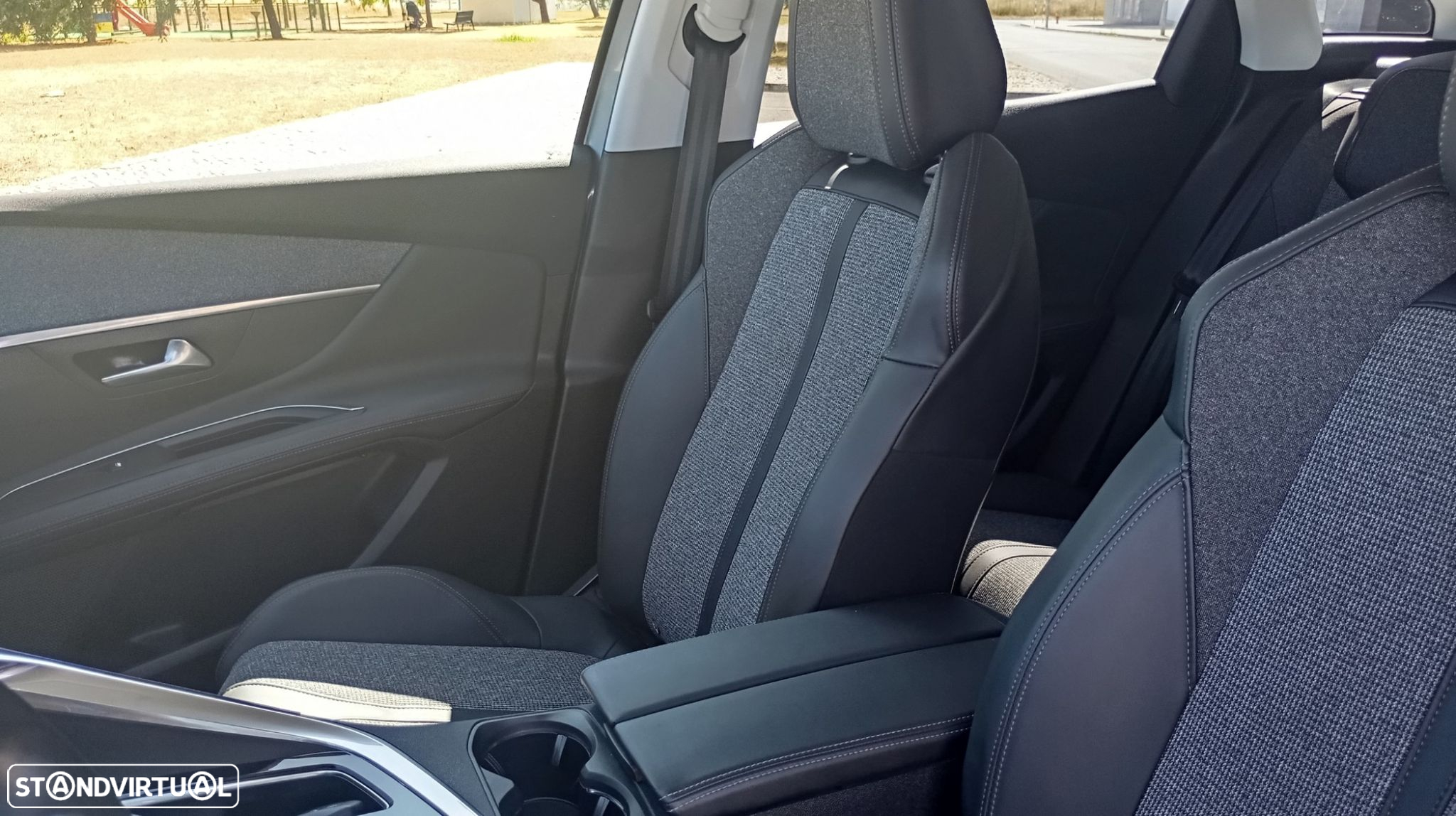 Peugeot 3008 PureTech 130 Stop & Start GPF EAT8 Allure Business-Pack - 10