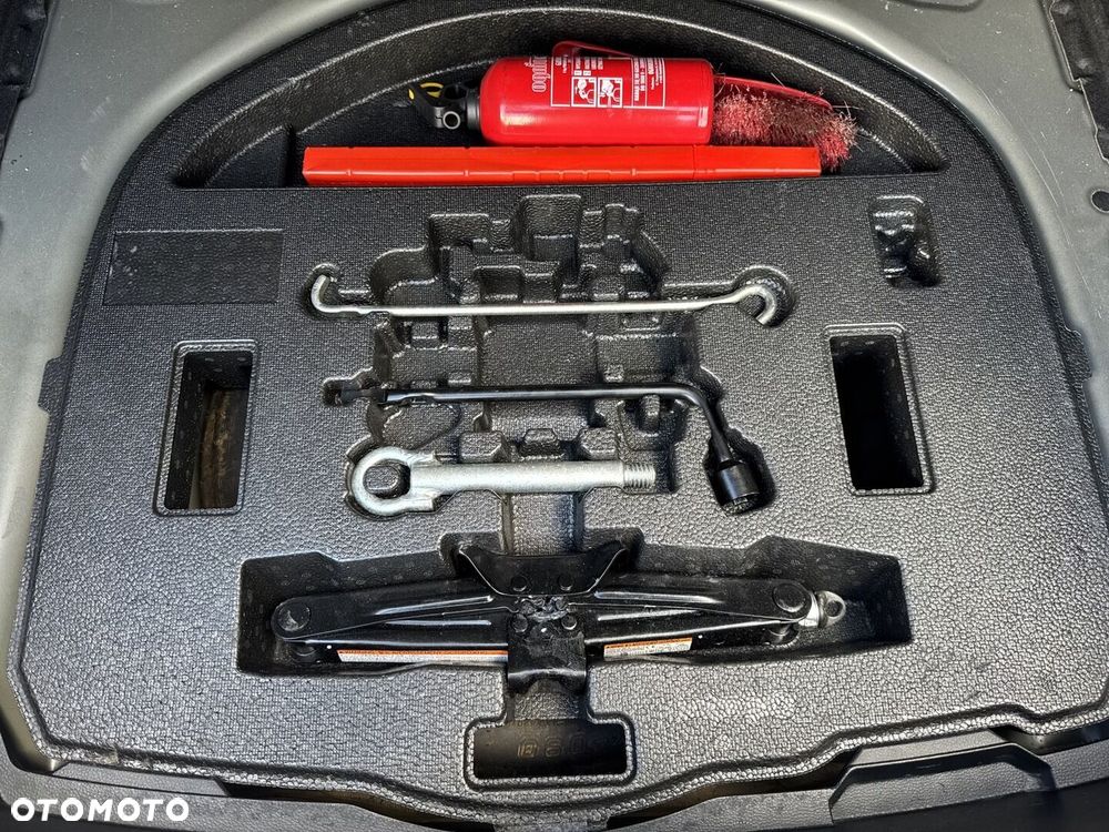 Toyota Corolla 1.8 Hybrid Comfort - 23