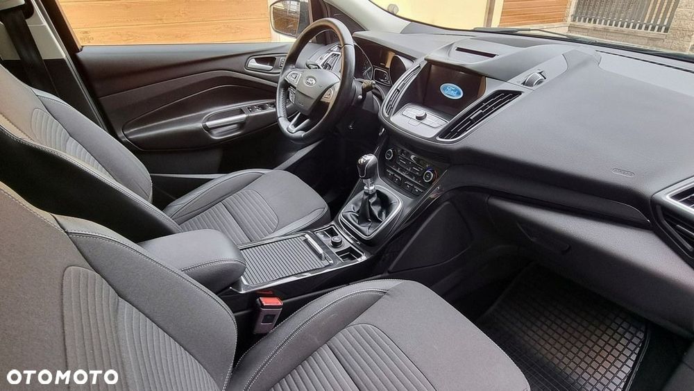 Ford Kuga - 13
