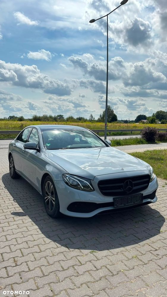 Mercedes-Benz Klasa E 200 d 9G-TRONIC - 1