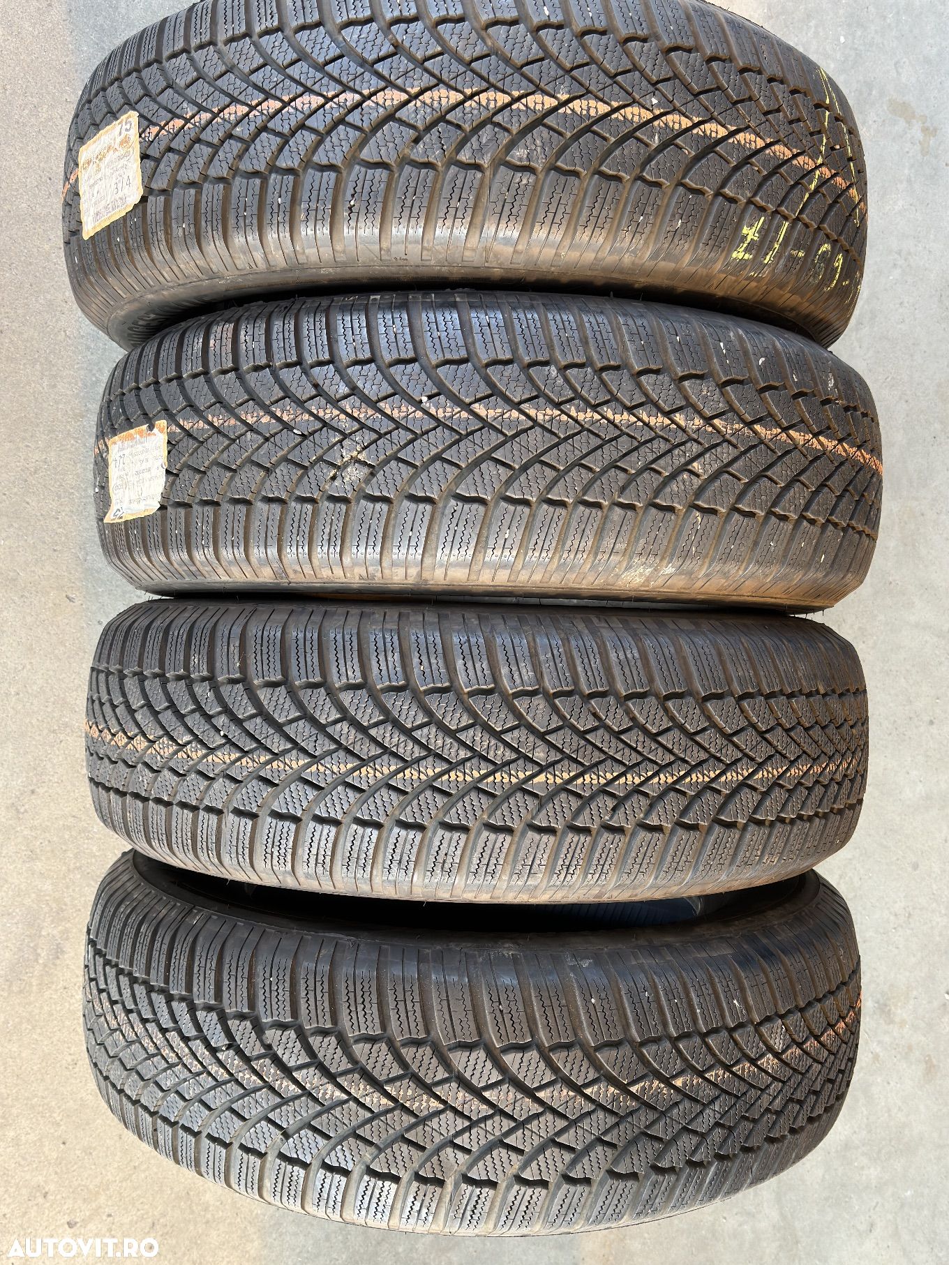 Vând 4 anvelope 215/65/17 bridgestone de iarnă ca noi - 1