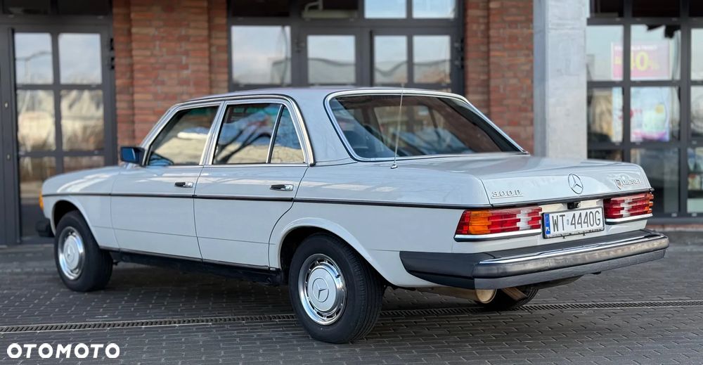 Mercedes-Benz W123 - 2